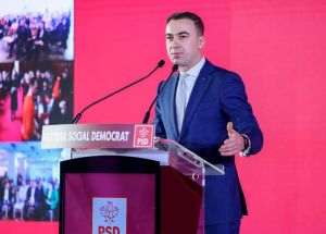Bogdan Ivan: „Boc şi Băsescu au lăsat dezastru în urmă şi acum se îmbracă în alte haine ca să dea lecţii României”
